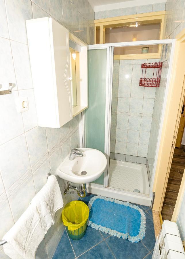 Guest House Ab Adria Home Ровинь Экстерьер фото