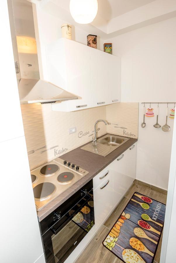 Guest House Ab Adria Home Ровинь Экстерьер фото